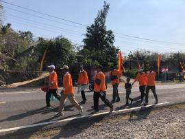 MEMENUHI NADZAR LURAH GIRISEKAR JALAN KAKI 9 PADUKUHAN