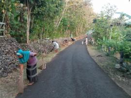 Warga Padukuhan Jeruken Laksanakan Kerja Bakti Serentak Minggu Pagi