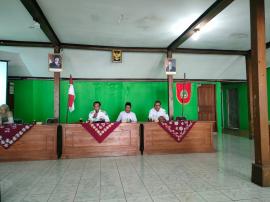 Pembinaan Rutin Pamong Kalurahan Girisekar Oleh Panewu Panggang 
