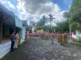 Apel Rutin Senin, Panewu Panggang Tekankan Kedisiplinan dan Pelayanan Prima di Kalurahan Girisekar