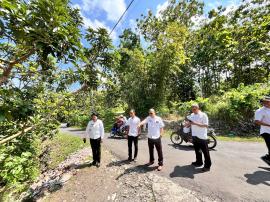 Panewu Panggang Tinjau Lokasi Program Pembangunan Talud Gotong Royong di Padukuhan Blimbing